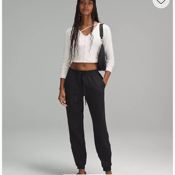 Lululemon Soft Jersey Classic-Fit Mid-Rise Jogger - Size 4 - Picture 8 of 11